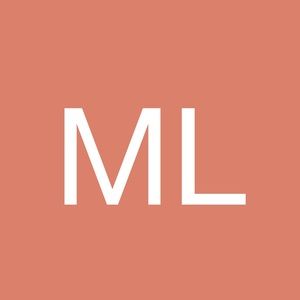 Meet your Posher, Maura